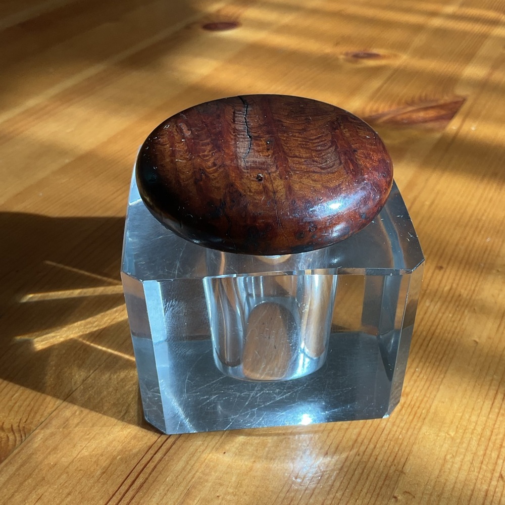 ANTIQUE GLASS INKWELL WITH WOODEN CAP GLOWY URANIUM ART DECO